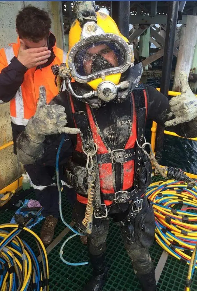 Throw back photo to that time I was given a bucket of grease and had to go grease a bunch of huge bolts that keep an underwater observatory held together.
Things got real messy, really, really quick! 😬😂

Pretty cool spot, the observatory is located right at the end of the longest timber jetyy in the southern hemisphere! Busselton jetty Western Australia! 