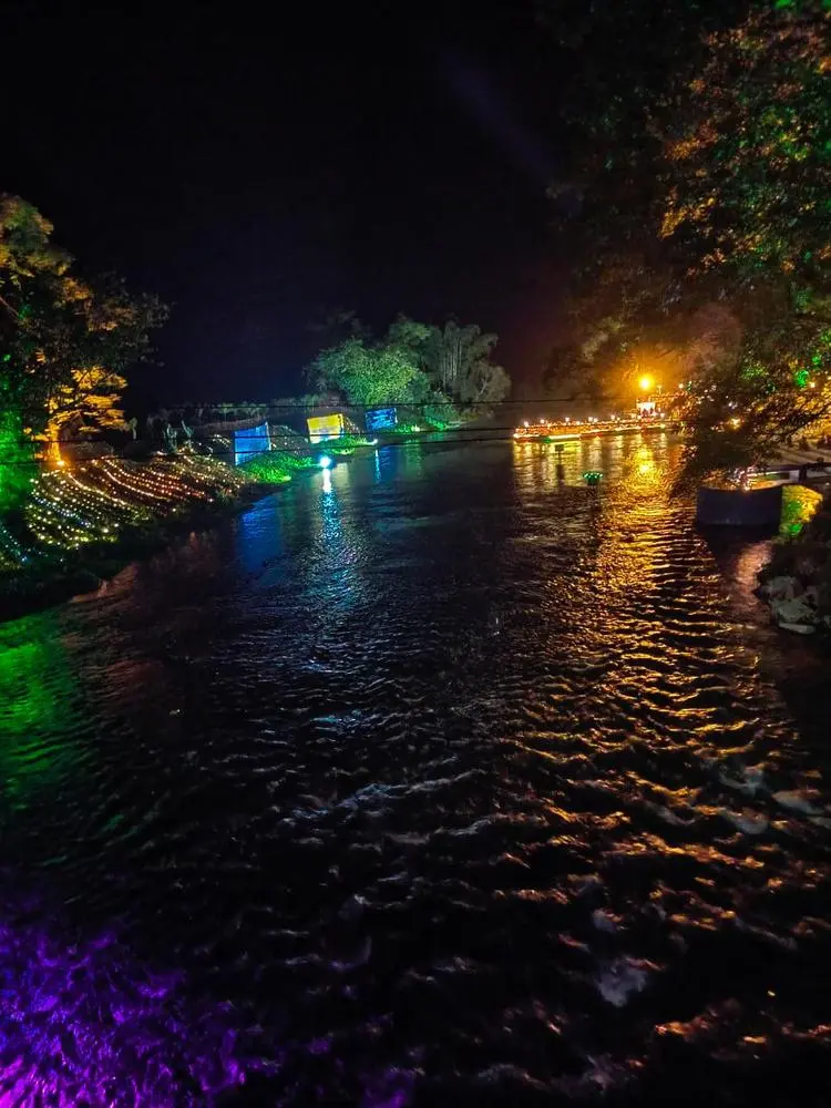 Who says the night is dark
Nights can be colorful too!

Posted via @cloutfeed