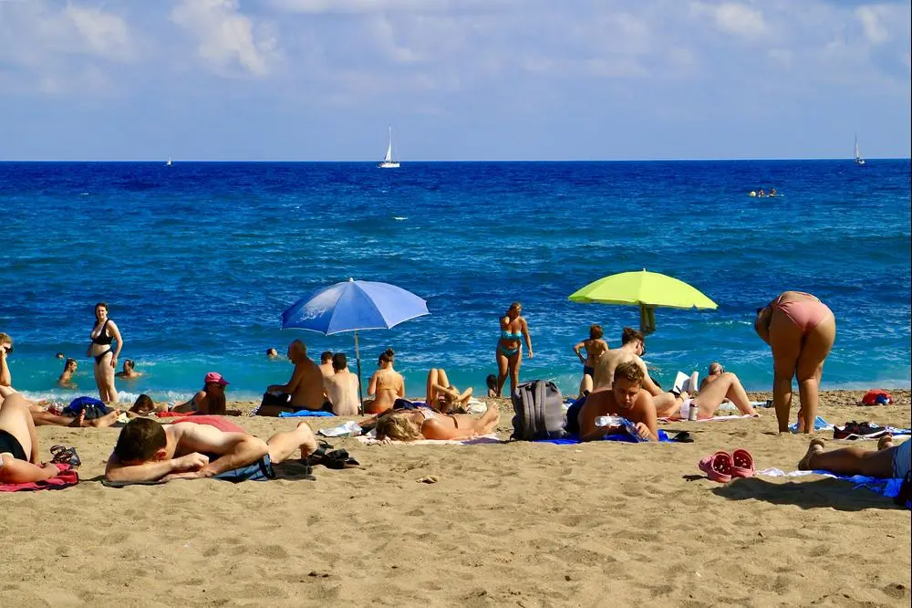 #barcelona #spain #beach #sun #sea #barcelonetta #september #happy #trip #color #photo #nuakin @_travel @_photography