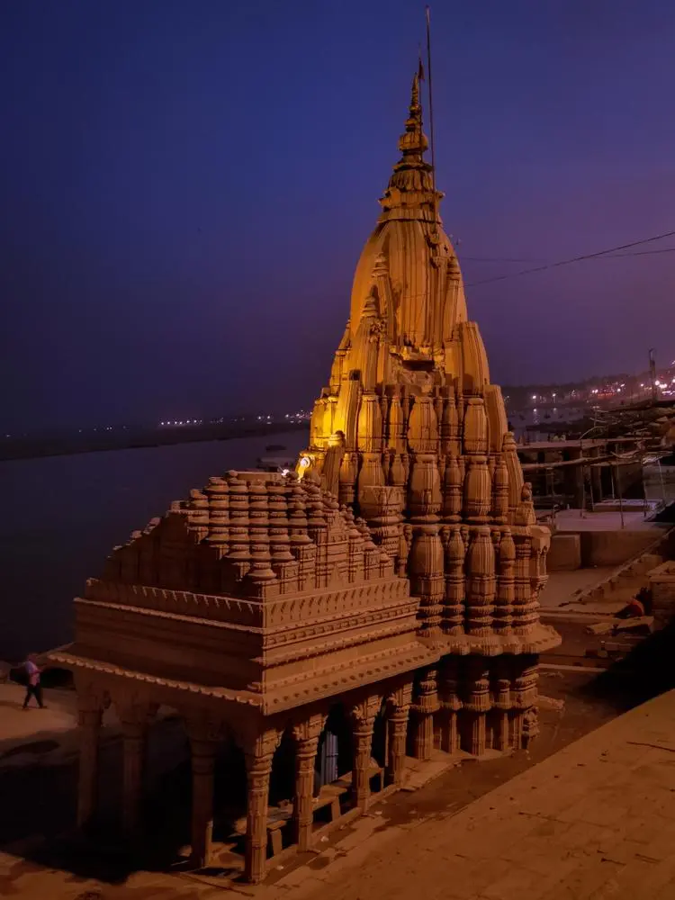 In frame : Ratneshwar Mahadev Temple (रत्नेश्वर महादेव मंदिर) 📸

This temple used to lean about 9 Degrees, which is even 5 degrees more than LEANING TOWER OF PISA. Latest update, the tower leans at 3.99 degrees owing to extensive work done to straighten the tower. Also known as Kashi Karvat,  one of the beliefs held regarding the temple is that the 'ghat' had collapsed and leaned backwards after not being able to withstand its weight. The temple supposedly stood straight before the 1860s. Its s...