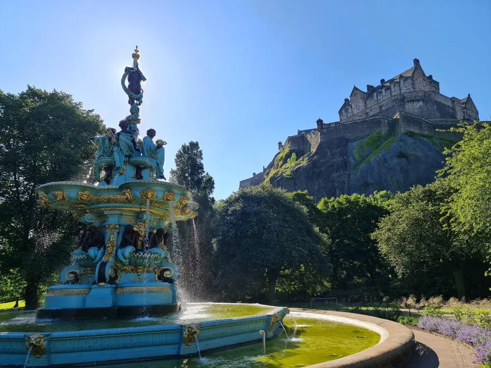 Edinburgh is looking fine this morning! It's great to be back, I've missed seeing the center during the pandemic. Where can't you wait to get back to?