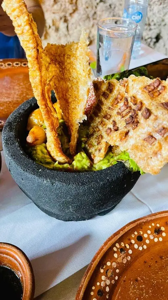 @biteintobitclout cheers to you and your launch.  Enjoying this fancy but authentic guac at La Gruta in Teotihuacan MX.  The restaurant is in a cave a must add to your tour list.  

@thortorrens @MichaelLeeRolland @cvl