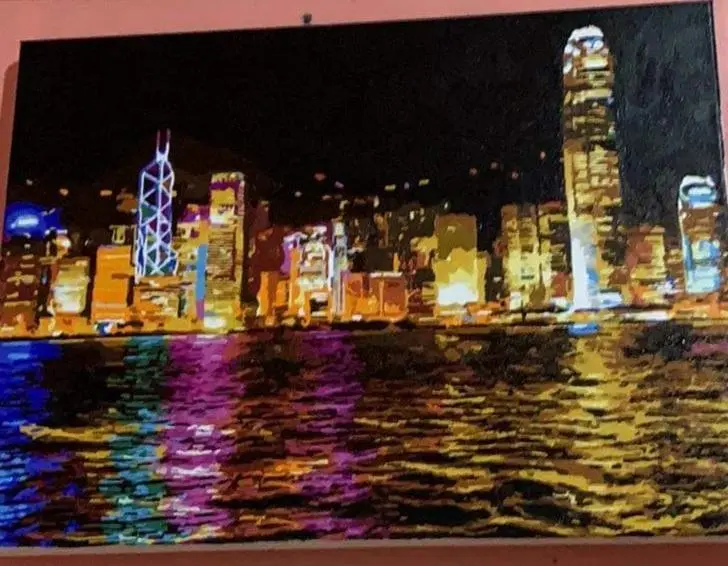 There's so much beauty when your eyes lay lost in all the city lights

😍😍